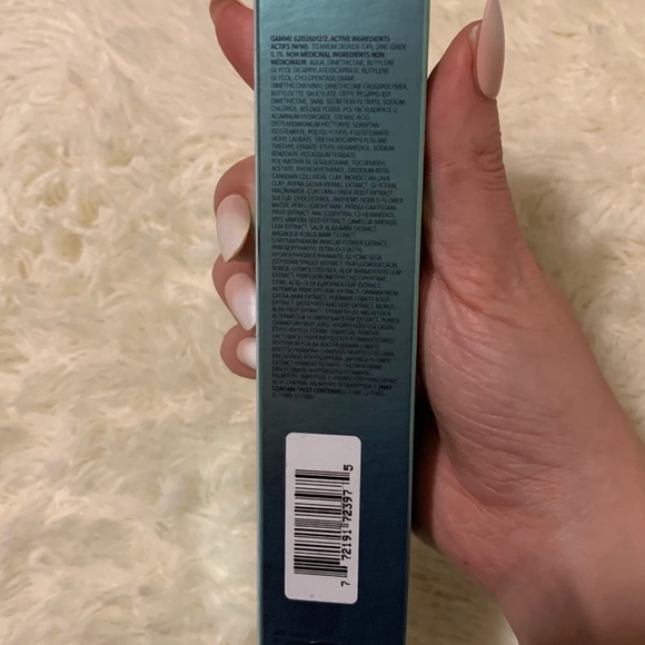 IT cosmetics Matte CC+ cream with spf 40 - Picture 3 of 3